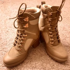 Tan/Gold ankle booties. Sz 6